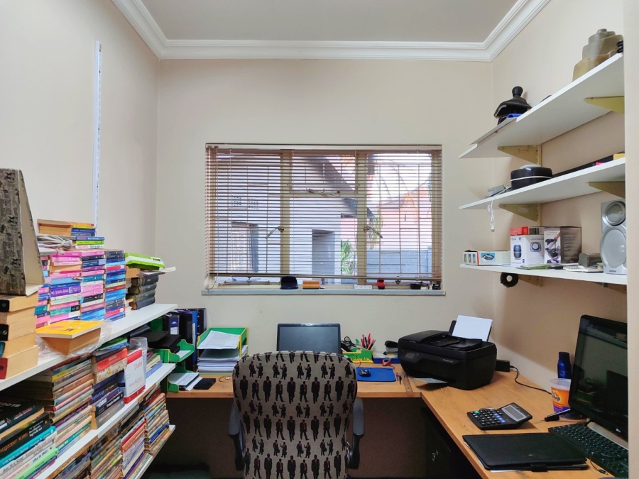 3 Bedroom Property for Sale in Flamwood North West